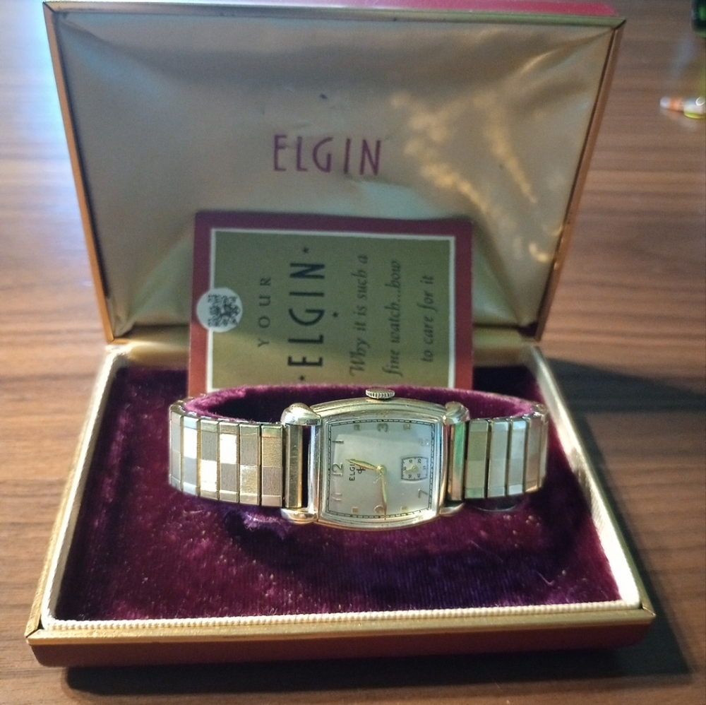 1949 Elgin Gold and Silver Watch Runs & Keeps Time. Serviced Recently.
